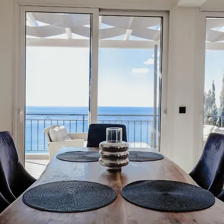 Noir Luxury House By Corfuescapes Sinarádes